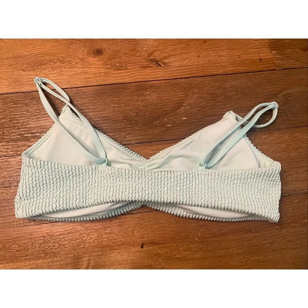H&M size 6 soft green bikini top swimwear